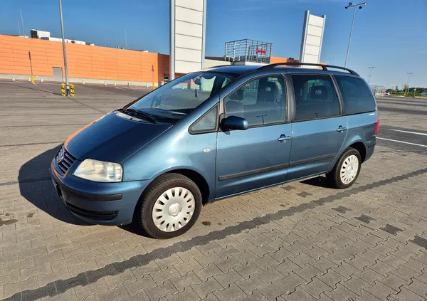 Volkswagen Sharan cena 8900 przebieg: 272800, rok produkcji 2003 z Gdańsk małe 232